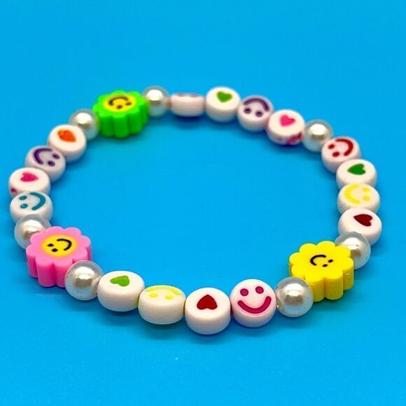 NWT Y2K Bracelets <3 :) Stretchy Beaded Bracelet - Picture 2 of 3